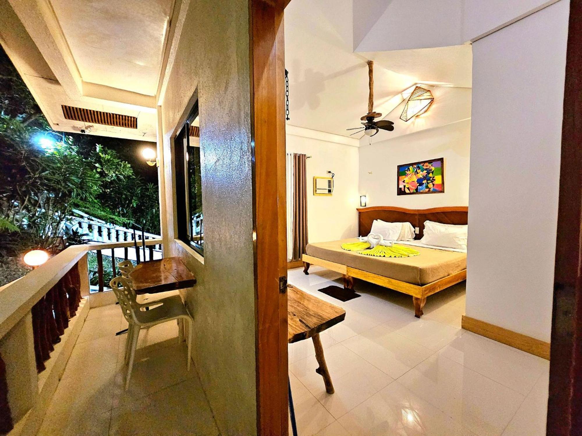 Cocoloco Beach Resort Manoc-Manoc Exterior foto